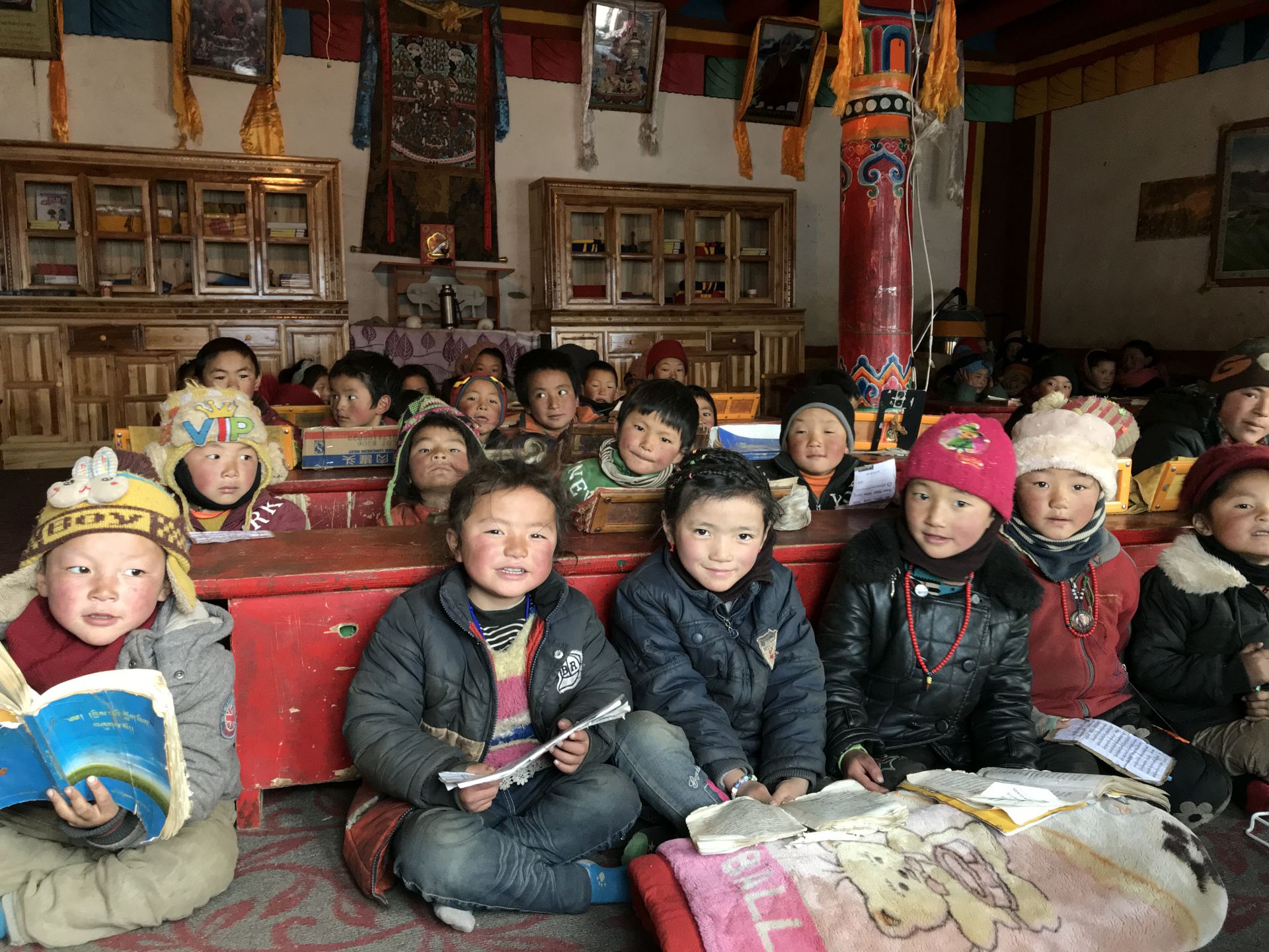 米兰app入口站官网-米兰(中国)公益回顾丨家国同欢月同圆 温暖满载甘孜州(图11)